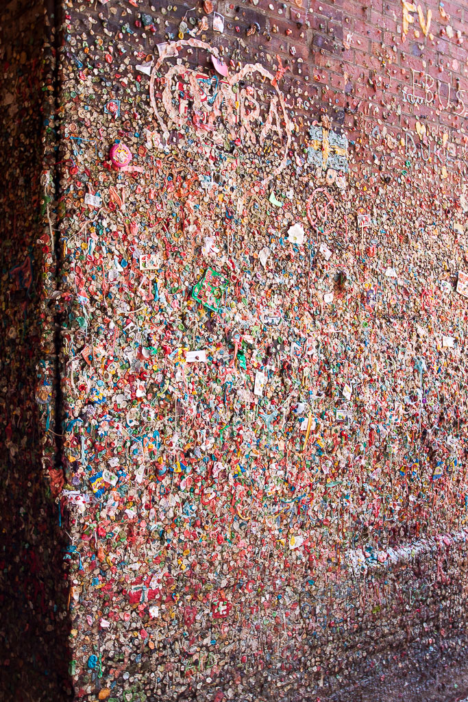 Eine ganze Wand voll..